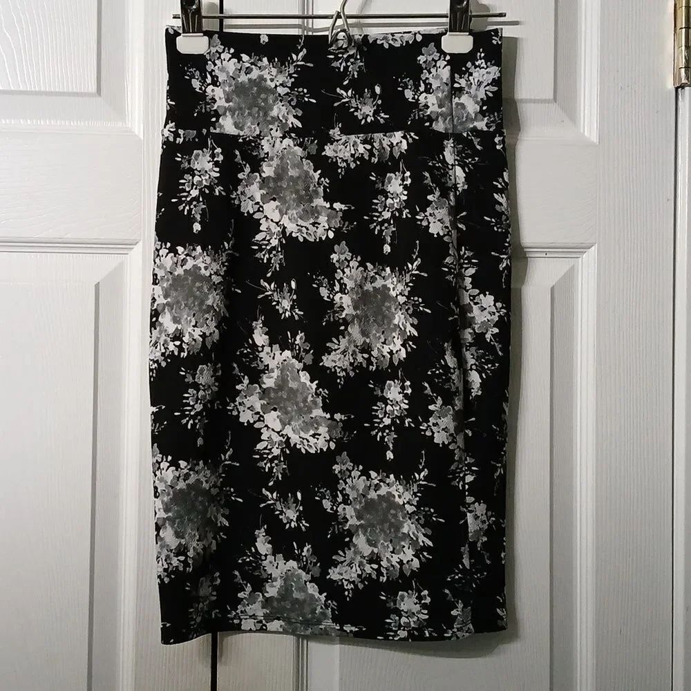 Lularoe black white gray floral print pull on pencil skirt Sz XS NWOT